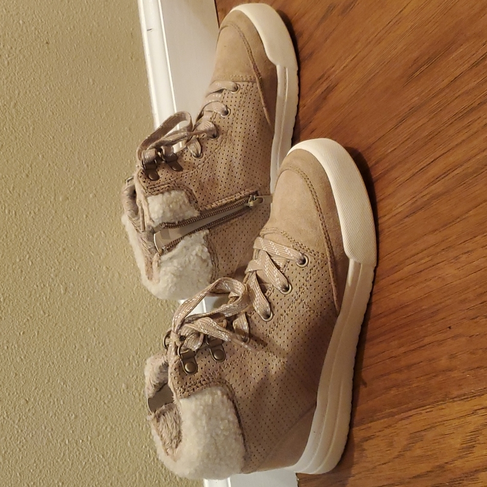 Wedge shoes